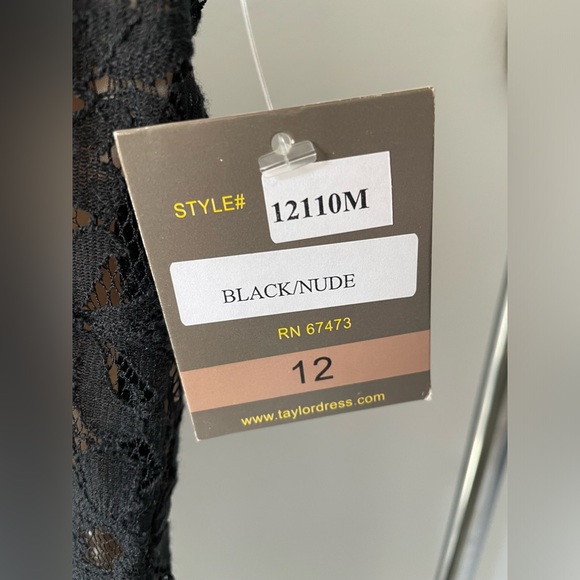 Dress - Picture 2 of 3